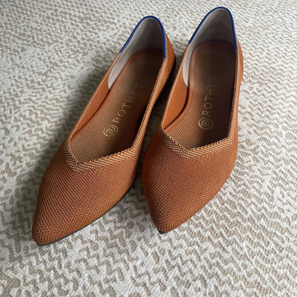 Rothy’s Original Point Flat Size 8 in Fawn Brown Great Condition
